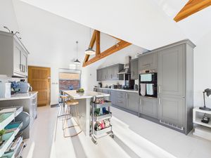 Kitchen- click for photo gallery